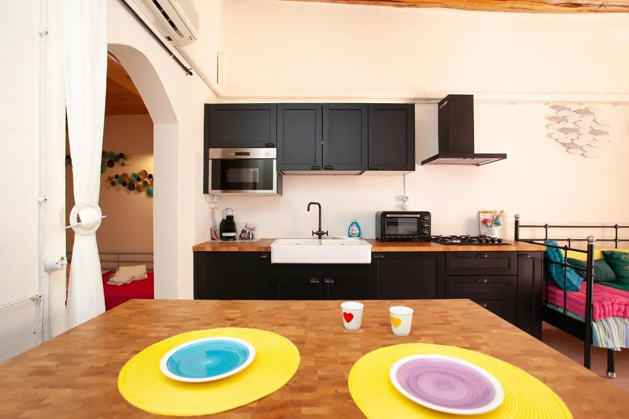 올비아 Genius Loci Cozy House With Garden In The Old Town 아파트