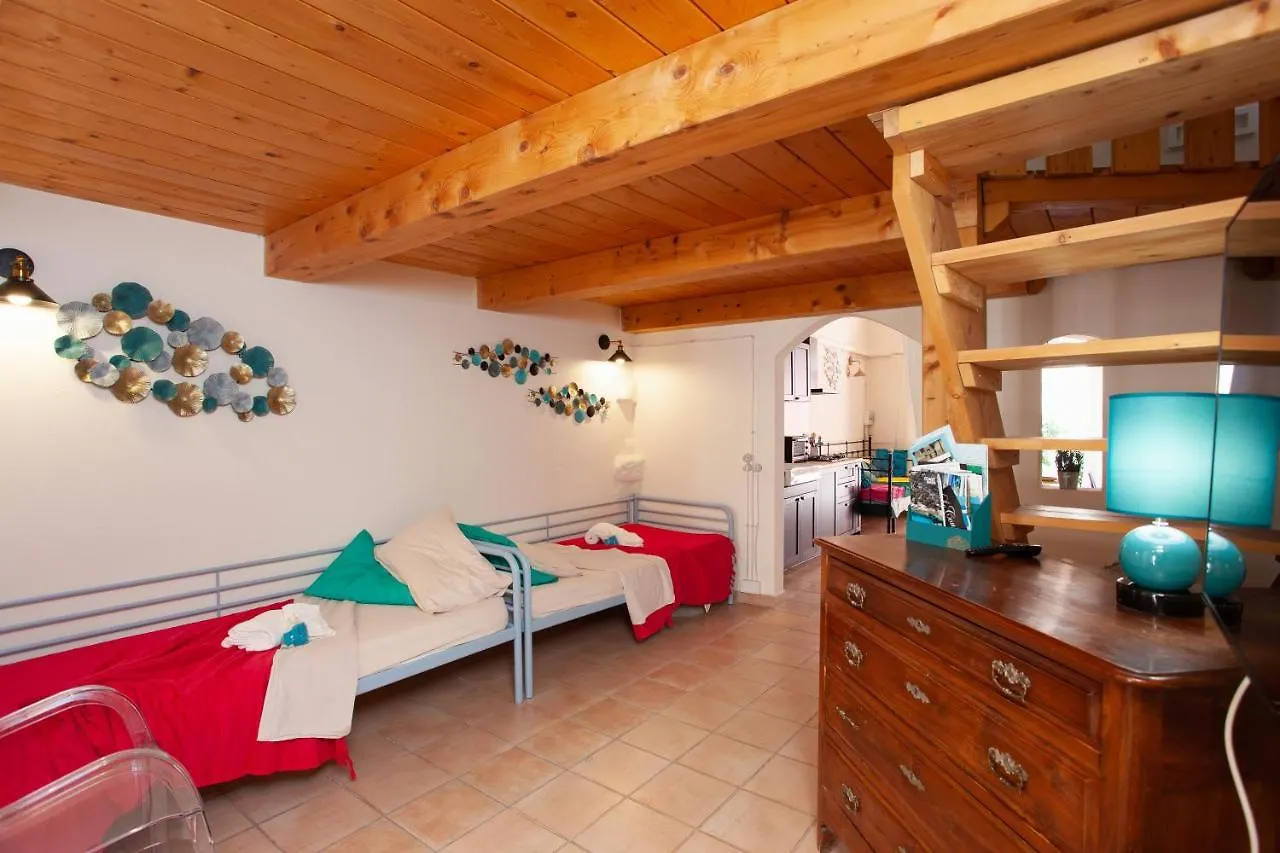 Apartamento Genius Loci Cozy House With Garden In The Old Town Olbia Italia