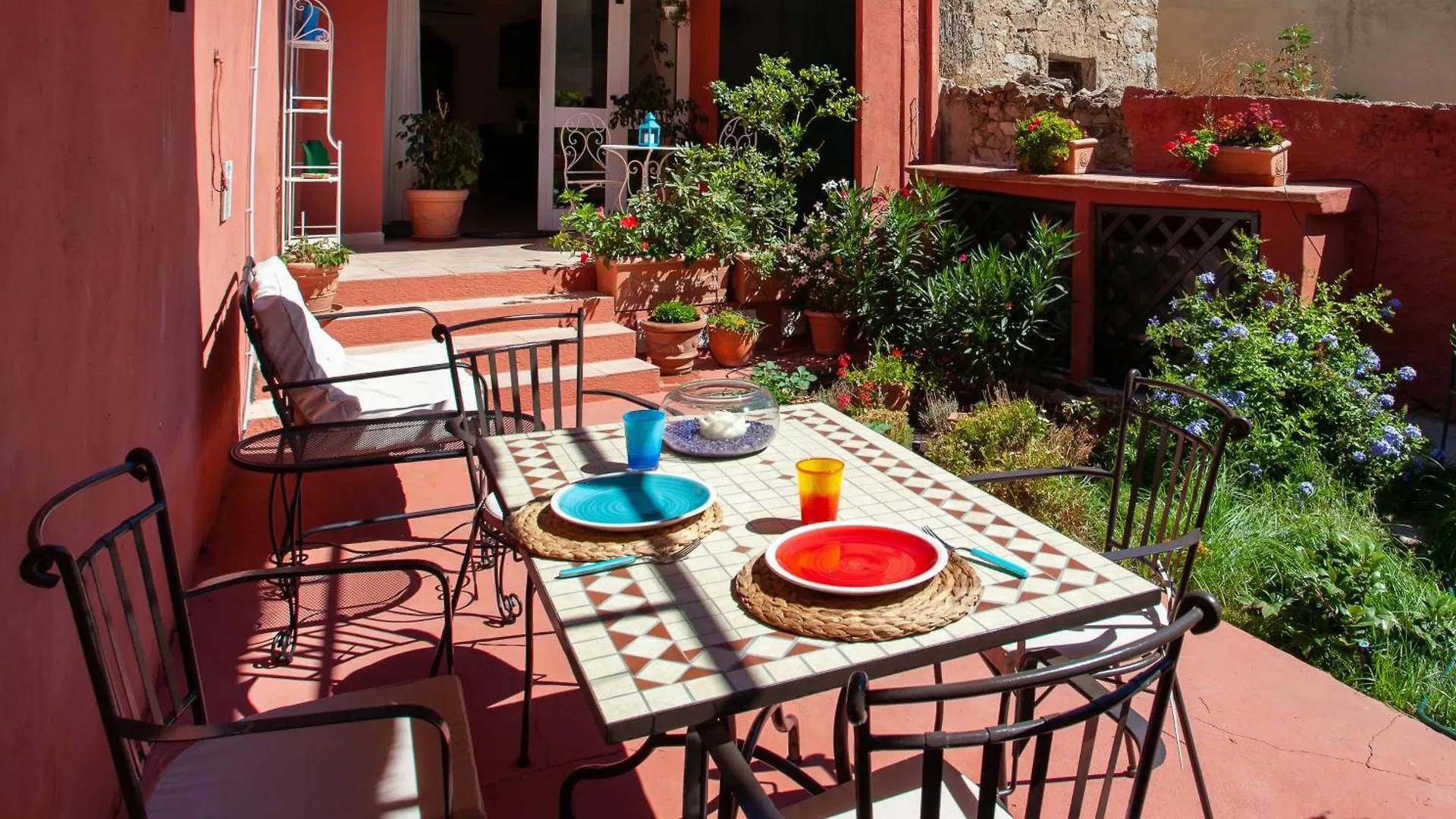 Apartamento Genius Loci Cozy House With Garden In The Old Town Olbia