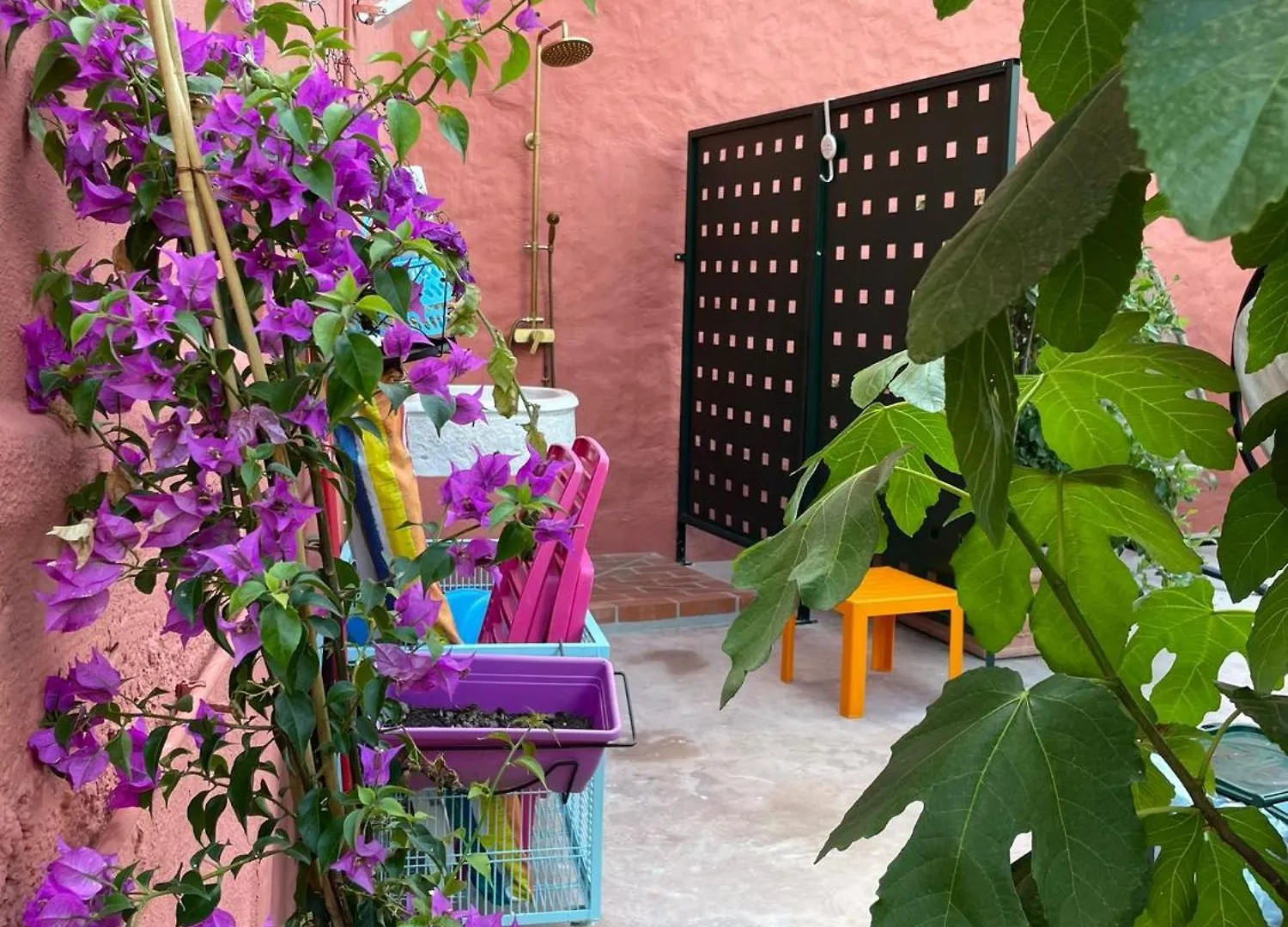 オルビアGenius Loci Cozy House With Garden In The Old Townアパートメント オルビア
